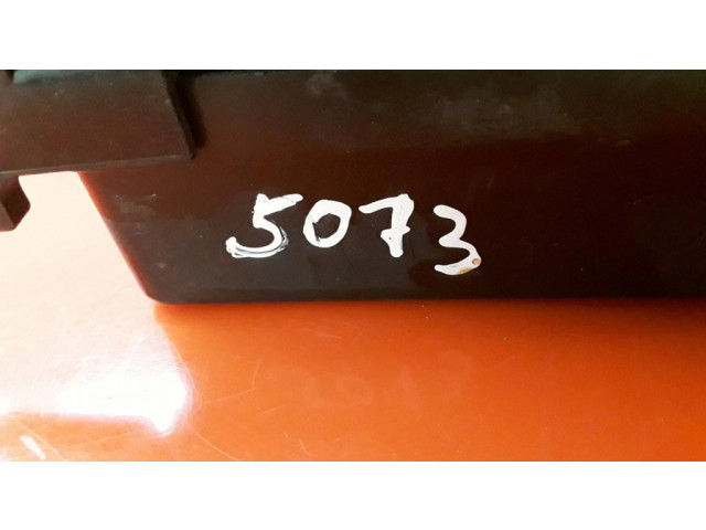   Pojistková skříňka MR409811   Mtsubishi Pajero Sport I 2004