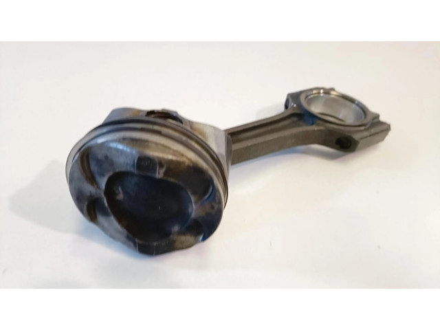 Píst PISTON   Ford Focus  pro benzínový motor 1.0  