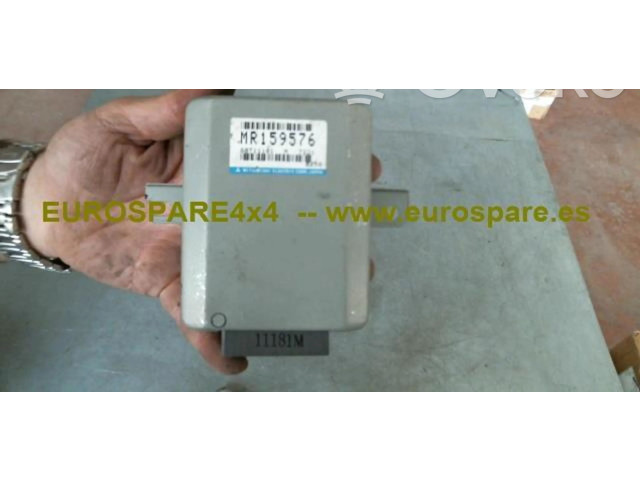   Pojistková skříňka MR159576   Mitsubishi Montero 1999
