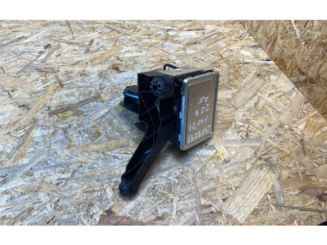 Jednotka ABS 5A7F7F4   BMW 1 F40 2019