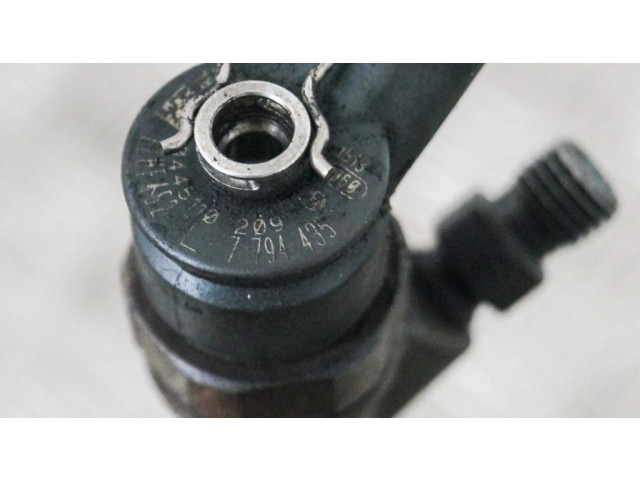Vstřikovač 7794435   BMW 1 E81 E87  pro naftový motor 2.0  