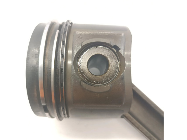 Píst    BMW 3 E46  pro naftový motor 2.0 m47 