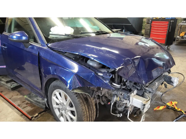 Моторчик заднего дворника 8V0955711    Audi A3 S3 8V