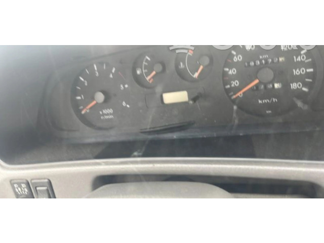 Přístrojová deska  Ford Maverick 1996   