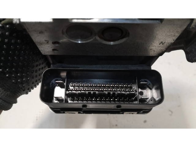 Jednotka ABS A1724312912   Mercedes-Benz C W204 2011