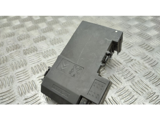   Pojistková skříňka 9666527580   Citroen C4 Grand Picasso 2009