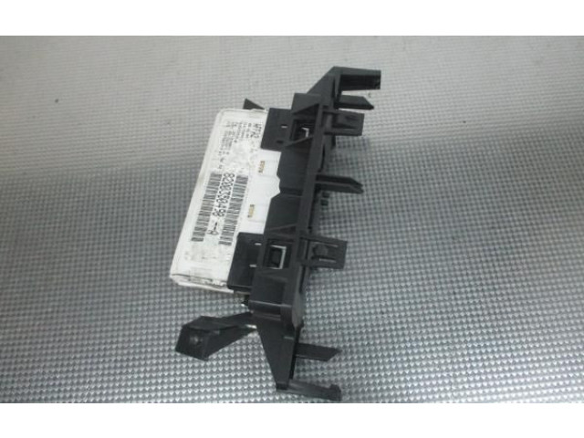 Дисплей    8200350498   Renault Megane II