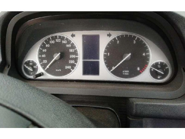 Přístrojová deska  Mercedes-Benz B W245    