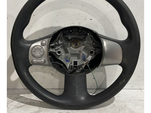 Volant Nissan Micra 2013   