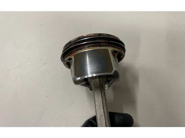 Píst 02606LJ1, WU3   Audi A3 S3 8V     