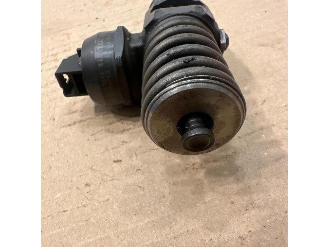 Vstřikovač 038130073ak   Volkswagen Sharan  pro naftový motor 1.9  