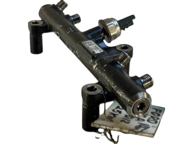 Vstřikovací lišta 9681909680, 28497Z01   Ford Kuga II  pro naftový motor 2.0  