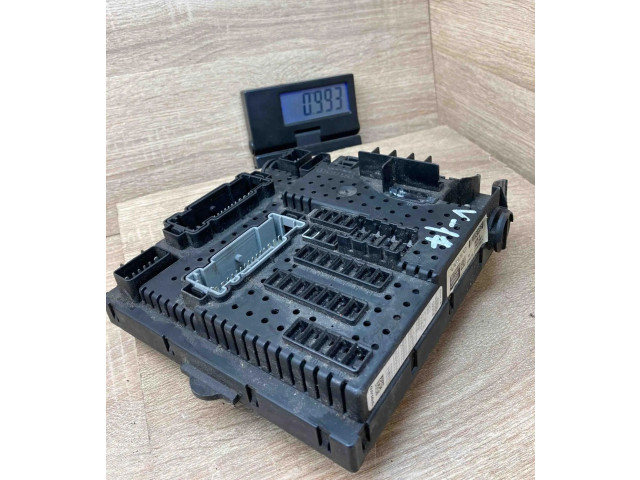  Pojistková skříňka 30728512, 05W325   Volvo XC70 2005