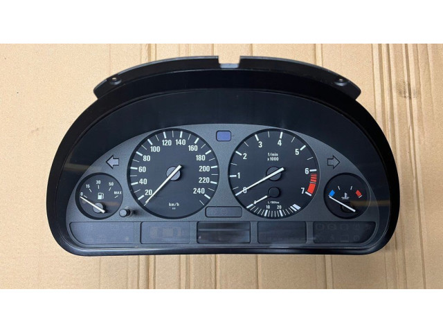 Přístrojová deska  BMW 5 E39 2000 8375669  