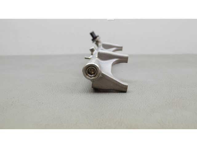 Vstřikovací lišta 7639979   BMW X1 F48 F49  pro benzínový motor 2.0  
