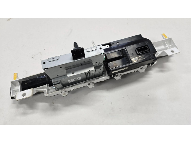 Дисплей    EH64611J0E, 4682009105   Mazda CX-7