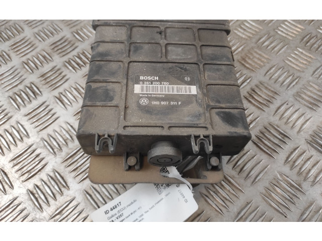 Блок управления двигателем ECU 0261200760, 1H0907311F   Volkswagen  Golf III  1992 - 1997 года