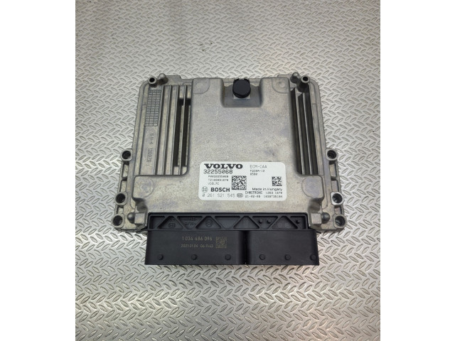 Řídící jednotka 32255068   Volvo XC40 2021