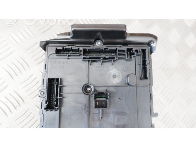 Блок комфорта 165765039A, 167097700A   Tesla Model Y   