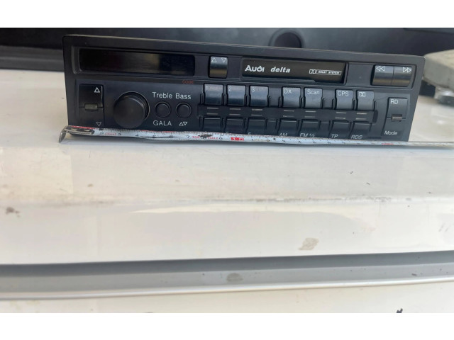Радио/ проигрыватель CD/DVD / навигация    Audi  A4 S4 B5 8D  1994 - 1999 года