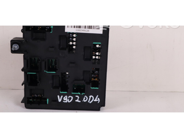 Блок предохранителей  31473771   Volvo S90, V90    