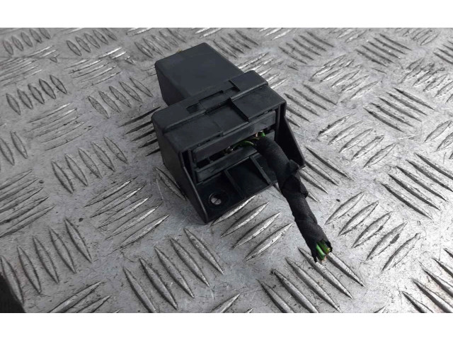   Pojistková skříňka 0035453205   Mercedes-Benz C W202 1996