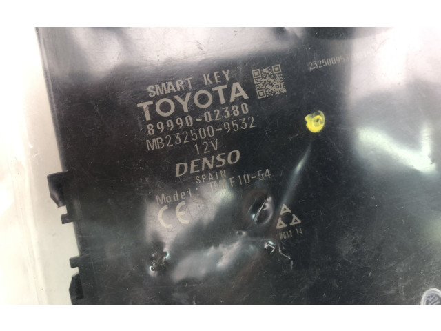 Блок управления 8999002380   Toyota Auris E180