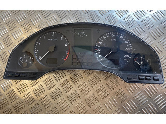 Панель приборов 4D0919033AC   Audi A8 S8 D2 4D       