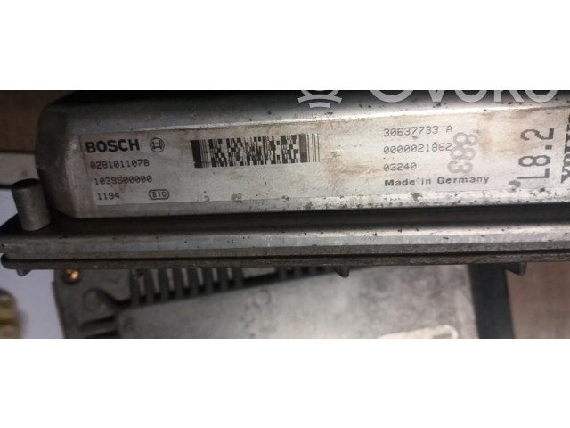 Řídící jednotka 30637733, 0281011078   Volvo S60 2002