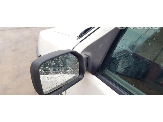 Zpětné zrcátko  Peugeot 106     