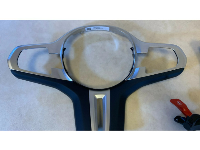 Steering wheel trim