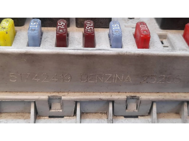   Pojistková skříňka 51742419   Alfa Romeo GT 