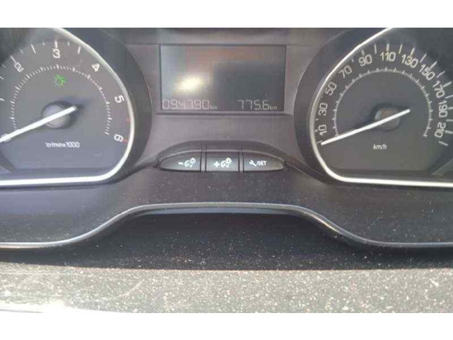 Přístrojová deska  Peugeot 2008 I 2018 9825986680  