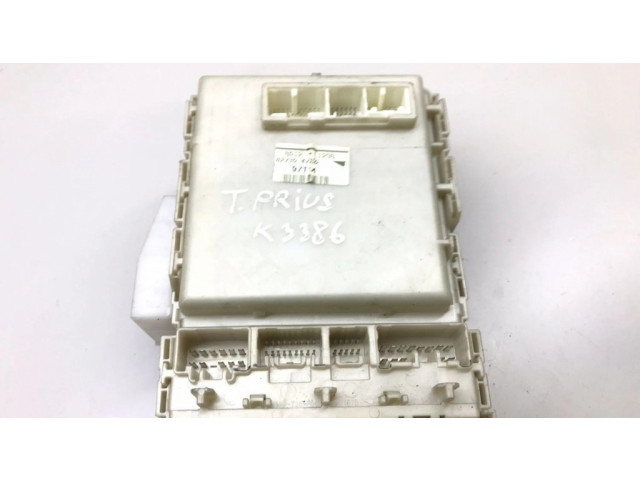 Блок предохранителей 8273047290, 8a121296   Toyota Prius (XW20)    