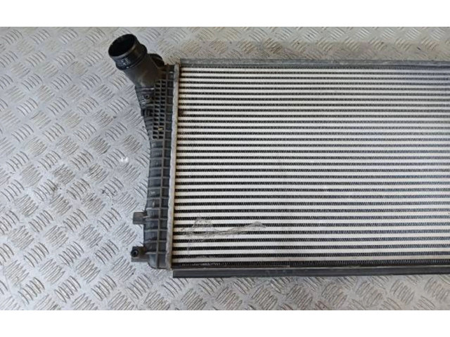 Интеркулер  1K0145803BN   Volkswagen Touran II 