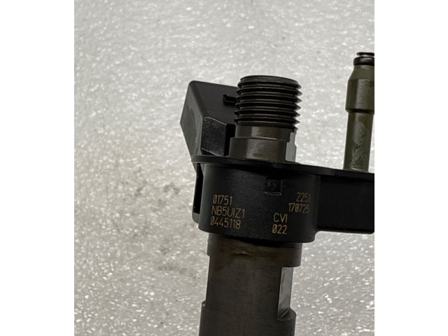 Форсунка 8514151    BMW 5 G30 G31   