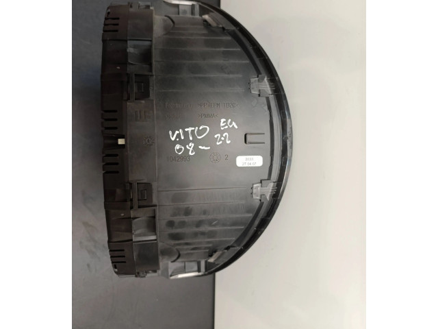 Přístrojová deska  Mercedes-Benz Vito Viano W639 2007 A6394462121, 71270408  
