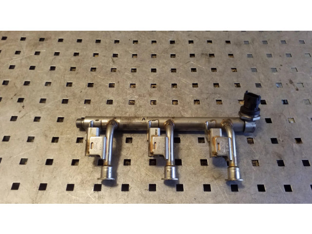 Vstřikovací lišta DM5G9H487AA, 0261555137   Ford Focus  pro benzínový motor 1.0  