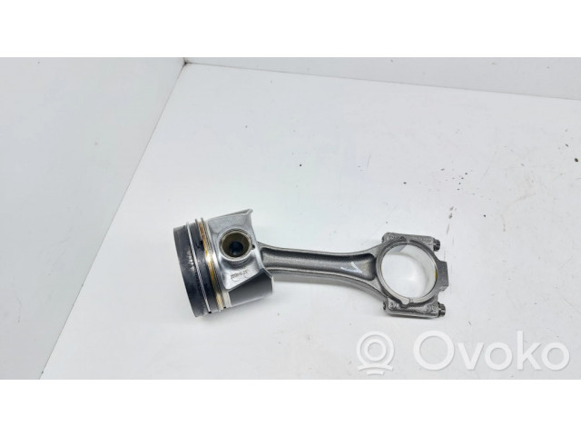 Píst 79L121   Audi Q2 -  pro naftový motor 1.6 DDYA 