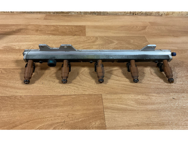 Vstřikovací lišta 9186942, 2403146   Volvo V70     