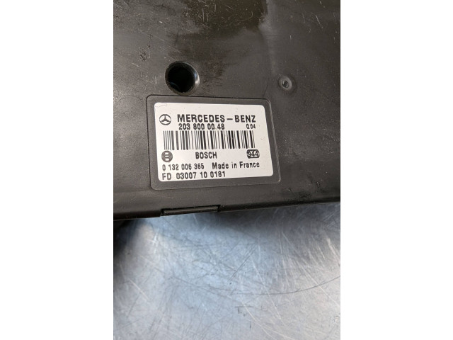 Řídící jednotka 2038000048, 0132006365   Mercedes-Benz C W203 2002