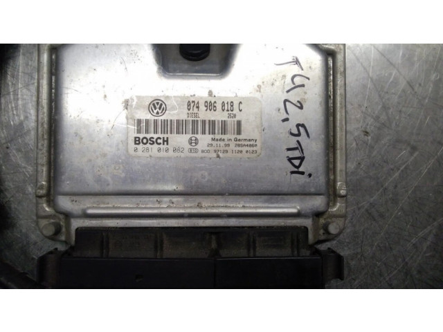 Блок управления двигателя 074906018C, 0281010082   Volkswagen Transporter - Caravelle T4