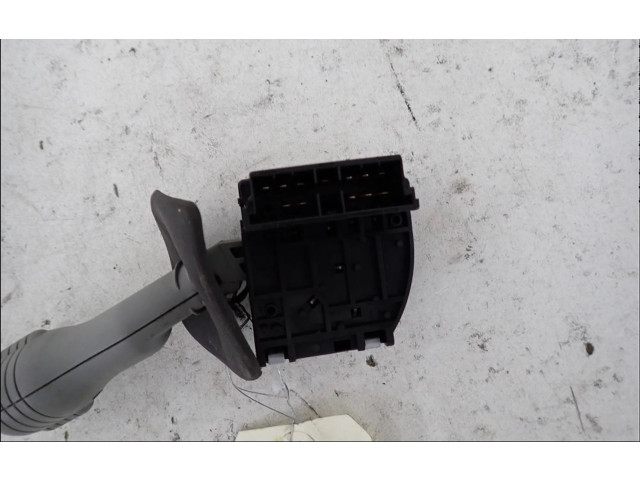 Ручка стеклоочистителей 7701046628   Renault Twingo I
