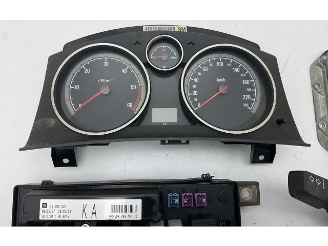 Řídící jednotka 8980028951, 898002-4851   Opel Astra H 2009