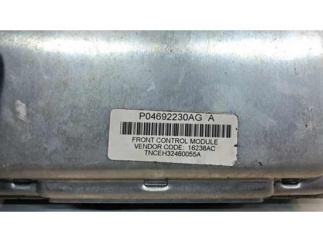 Блок предохранителей  P04692230AG, P04692233AC   Chrysler 300 - 300C    