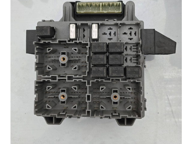 Блок предохранителей P56010420AH, T2TQH09230E9G2   Jeep Cherokee III KJ    