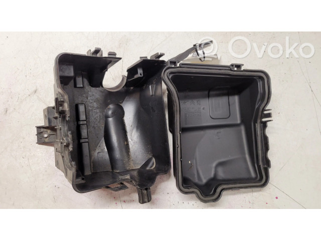 Блок предохранителей  9657887180   Citroen C3    