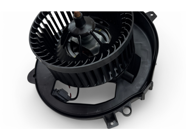 Вентилятор печки    5WC819015A, T72368C   Audi Q2 -