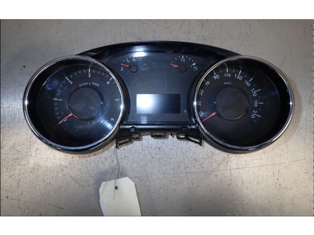 Přístrojová deska  Peugeot 5008 2014 9810462780  