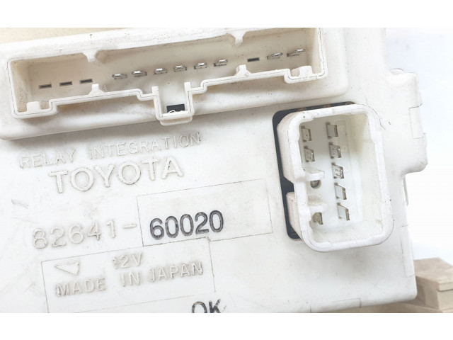 Блок предохранителей 8264160020, 8273160020   Toyota Land Cruiser (HDJ90)    